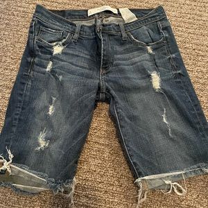 Abercrombie & Fitch size 27